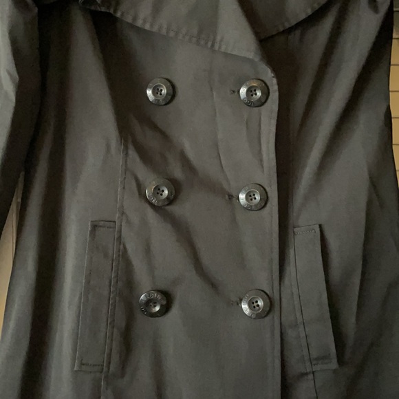 Rain resistant Black Trench Coat - Picture 2 of 8